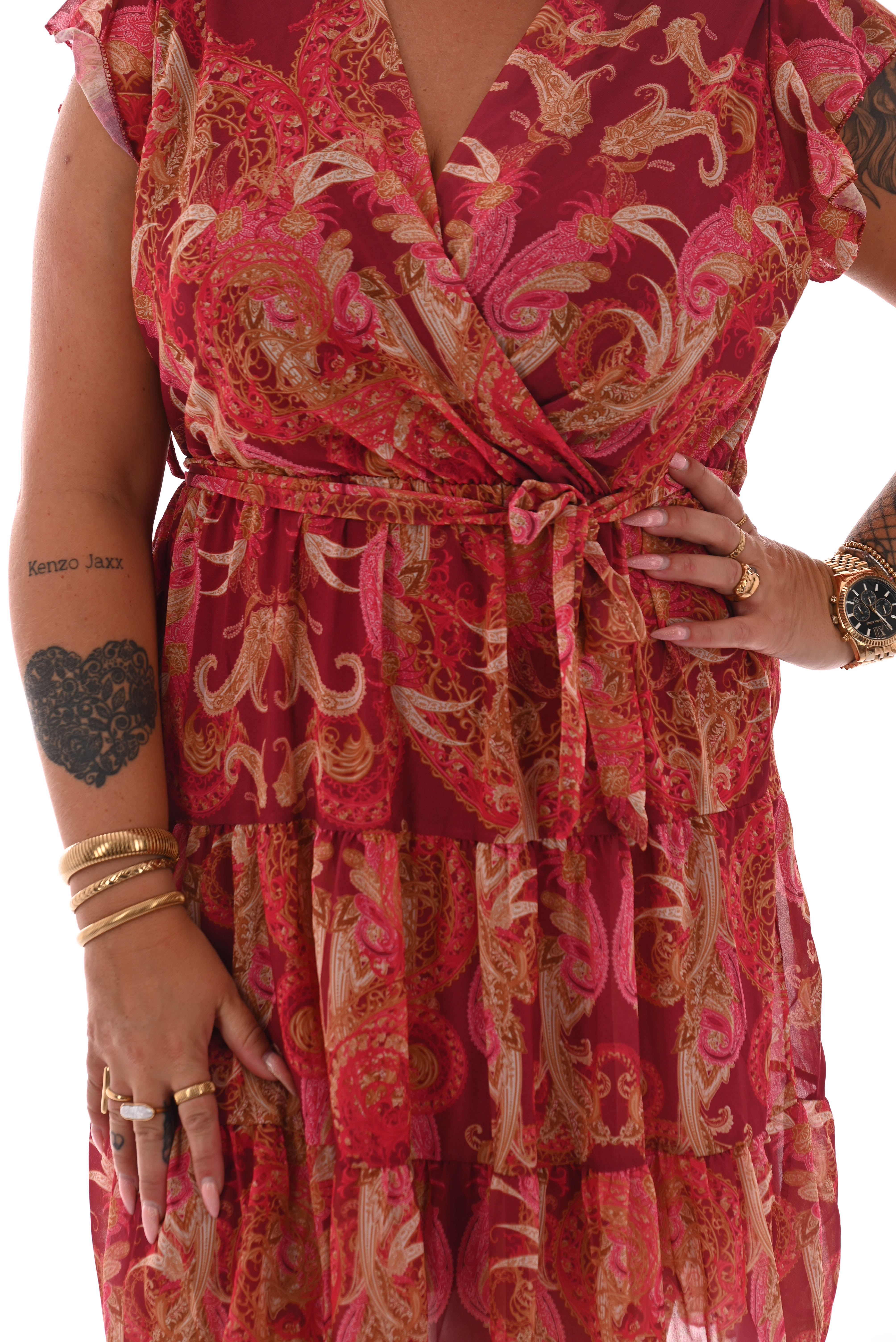 Livkurva ™ | Kort klänning med volanger och mönster