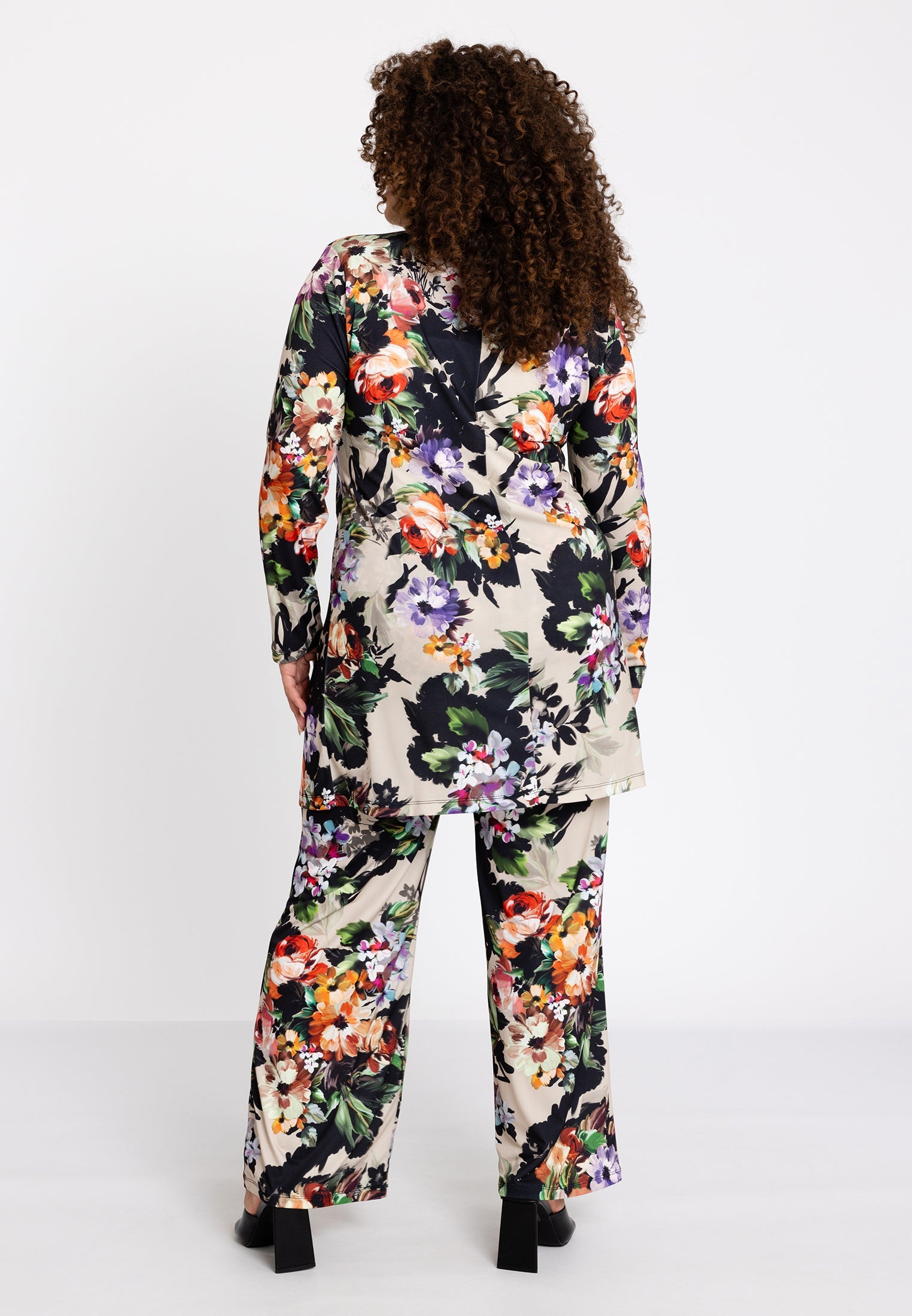 Livkurva ™ | Blazer Svart Blommig